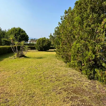 House Seafront Latoura بيت للعطل أورموس باناجياس