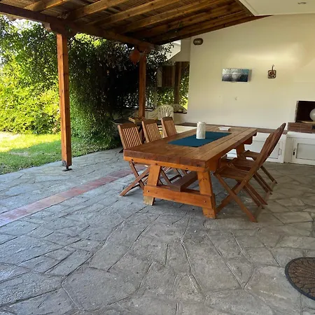 House Seafront Latoura Dom wakacyjny *